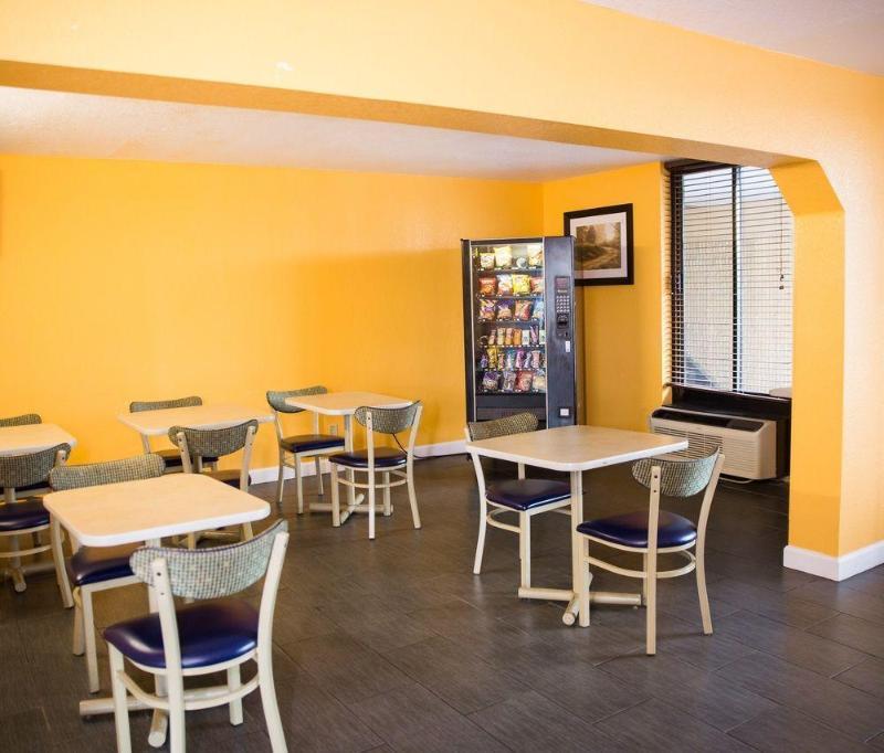 Red Roof Inn Mobile - Midtown 外观 照片